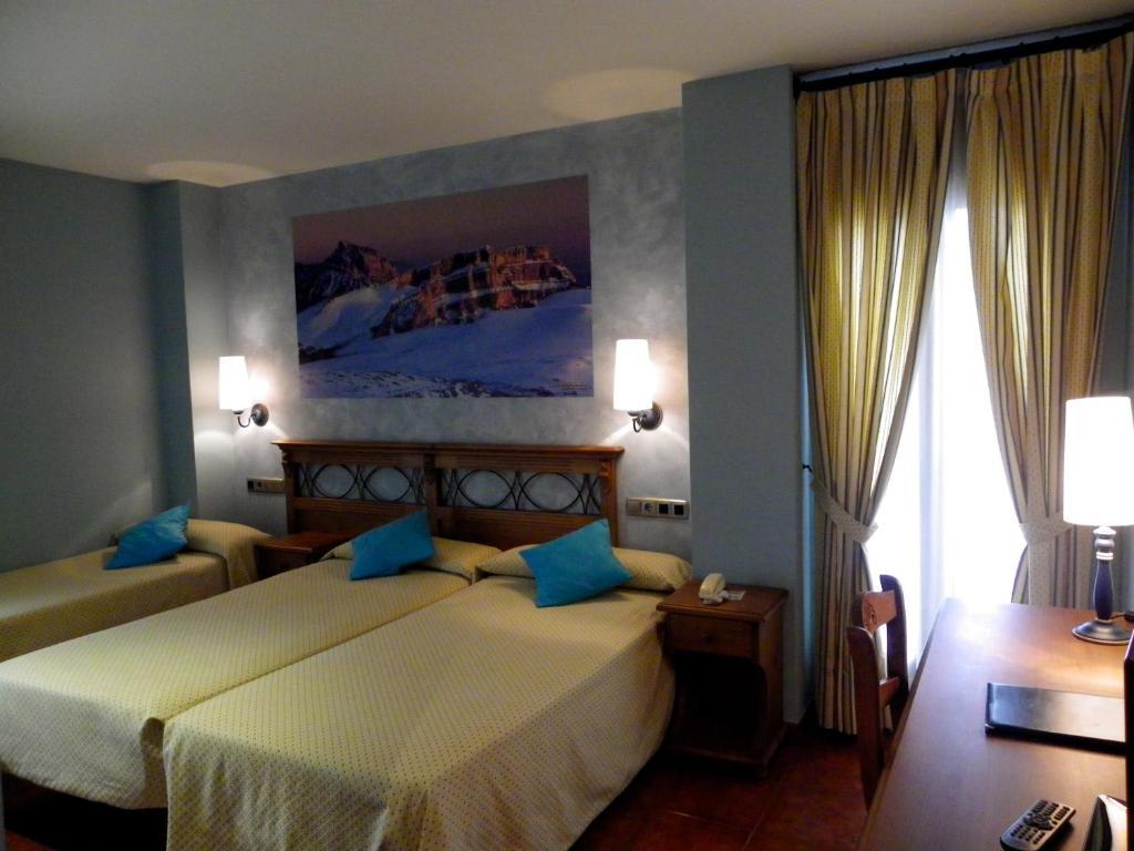 Hotel Arnal Escalona