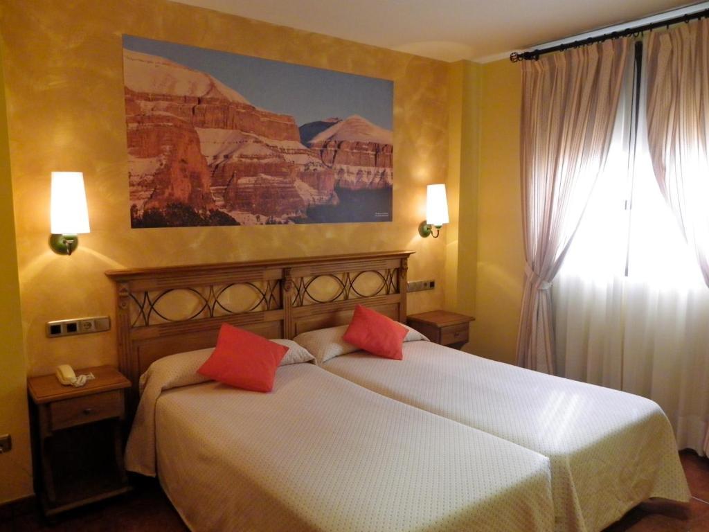 Arnal Hotel Escalona